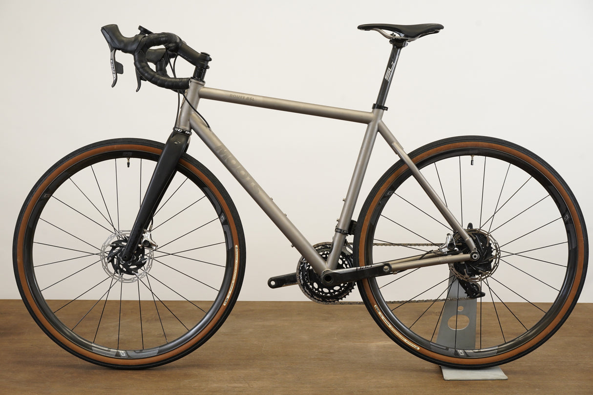 56cm Moots Vamoots RSL SRAM Red AXS HRD ENVE G23 Titanium Disc Road Bike