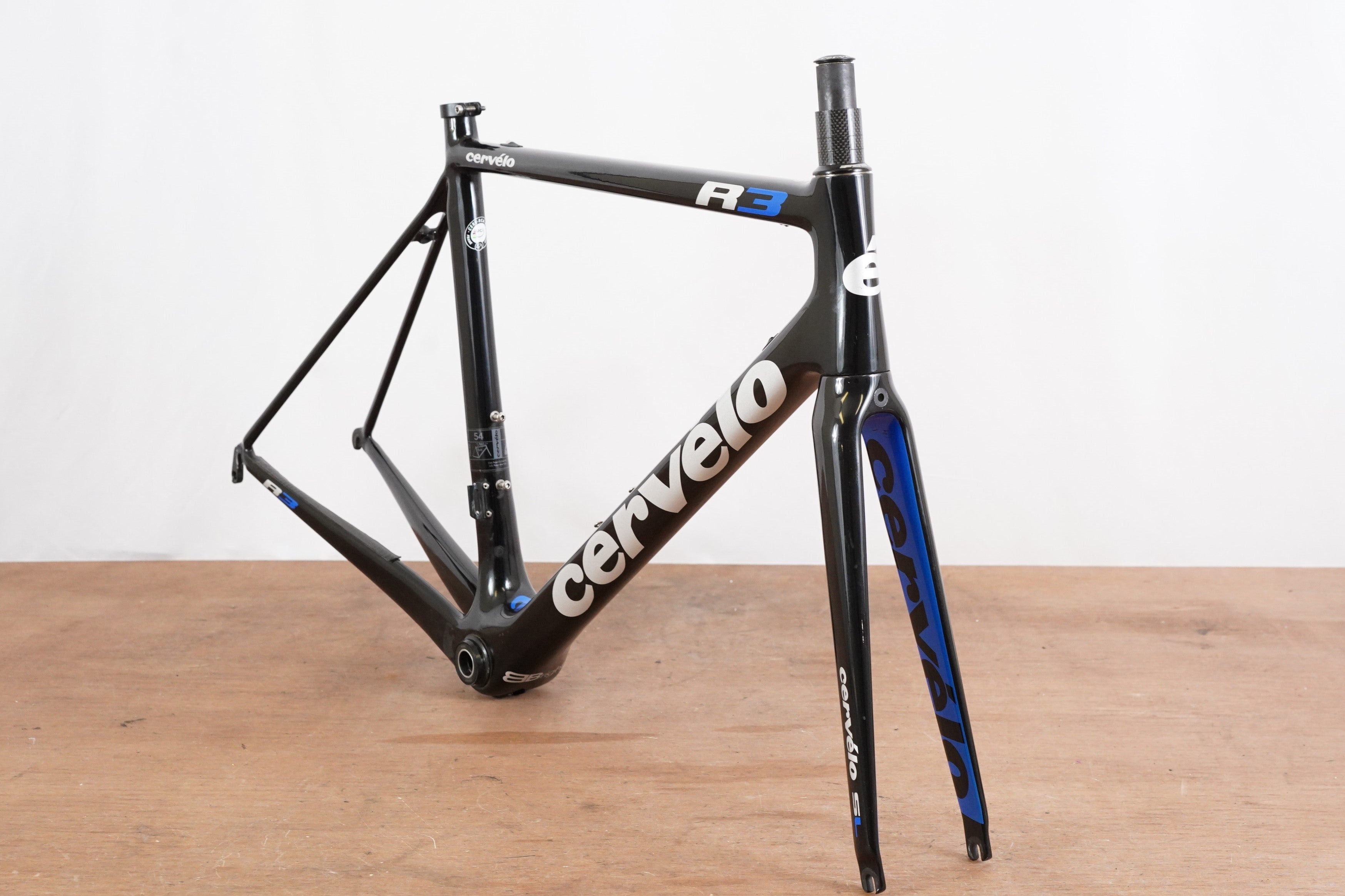 cervelo r3 disc frameset