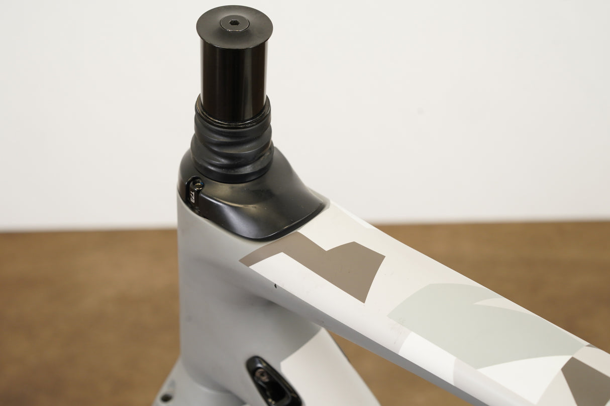 56cm Specialized S-WORKS Diverge Future Shock Carbon Disc Brake Gravel Frameset