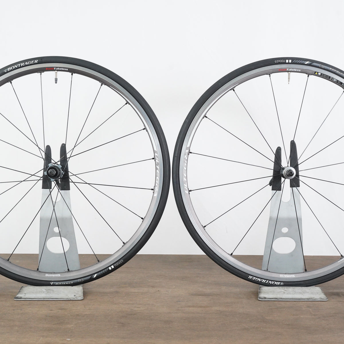 Shimano Ultegra WH-6700 Alloy Tubeless Clincher Rim Brake Wheelset 10