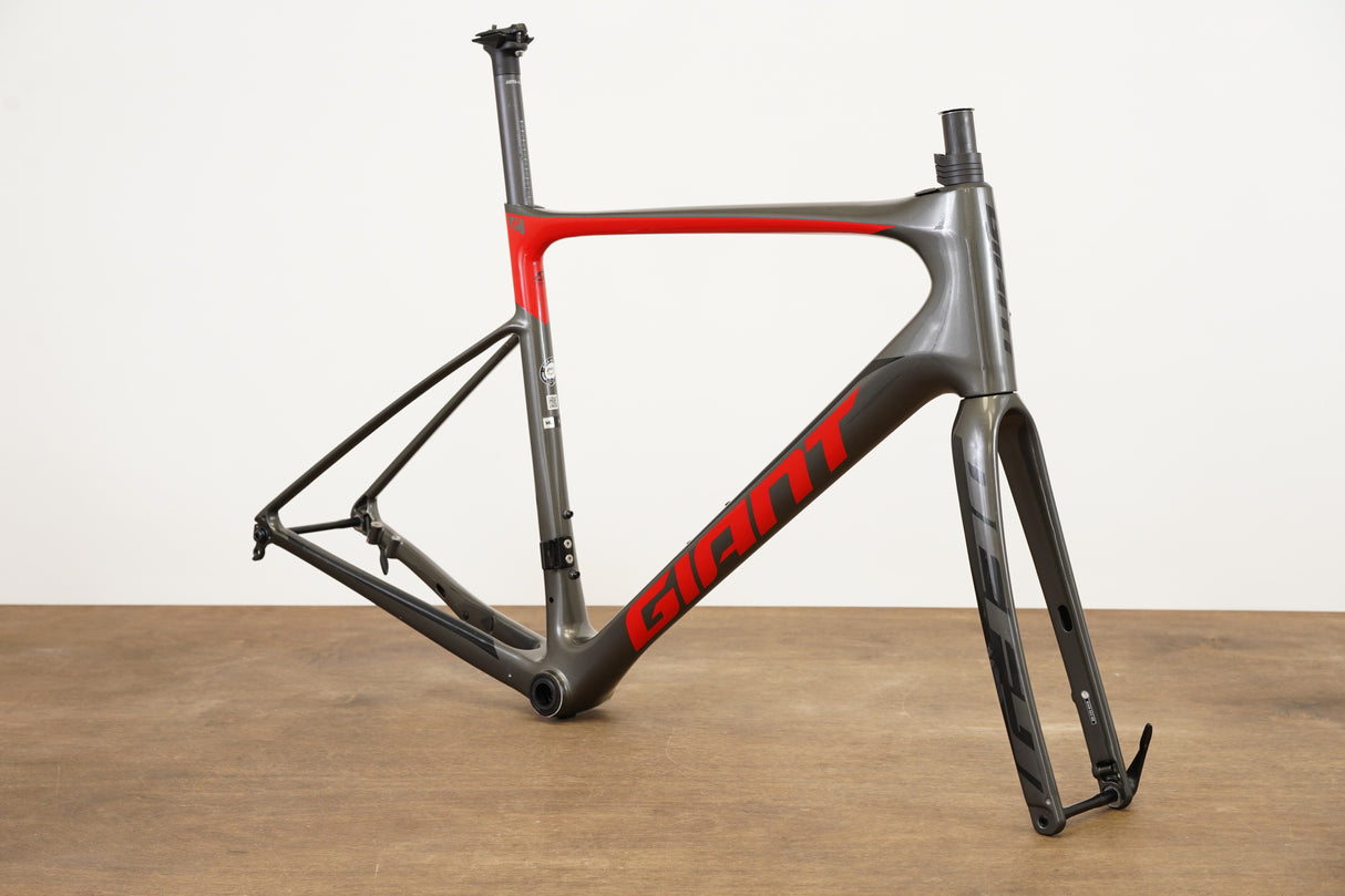 M/L Giant Defy Advanced Di2 Carbon Disc Brake Road Frameset