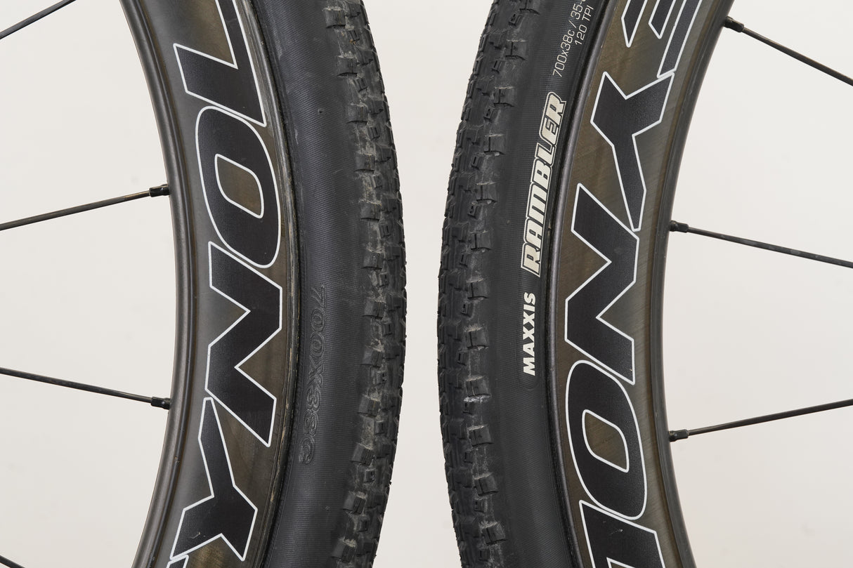 Reynolds Assault SLG Carbon Tubeless Clincher Disc Brake Wheelset 11 Speed