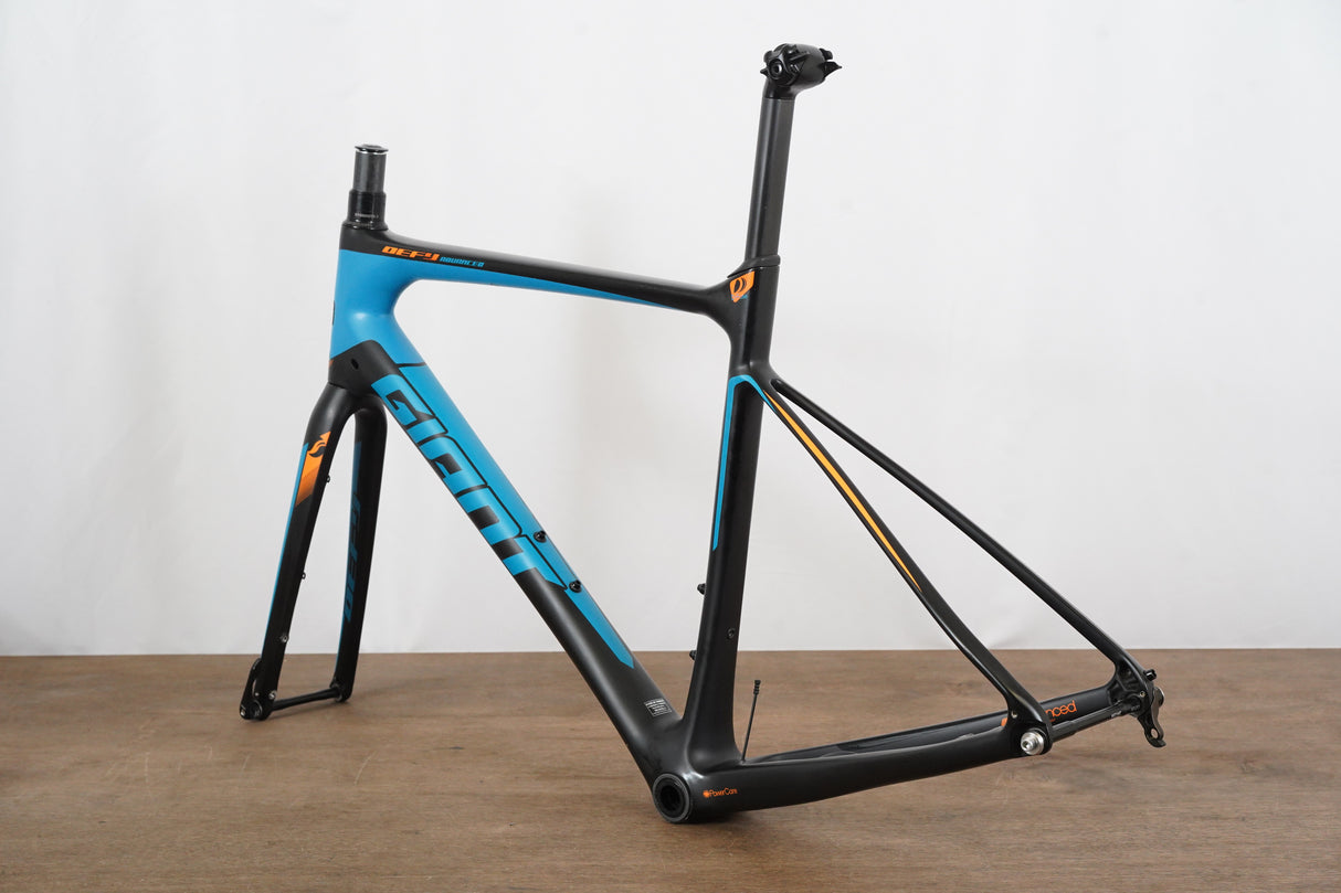 M (Medium) Giant Defy Advanced Di2 Carbon Disc Brake Road Frameset