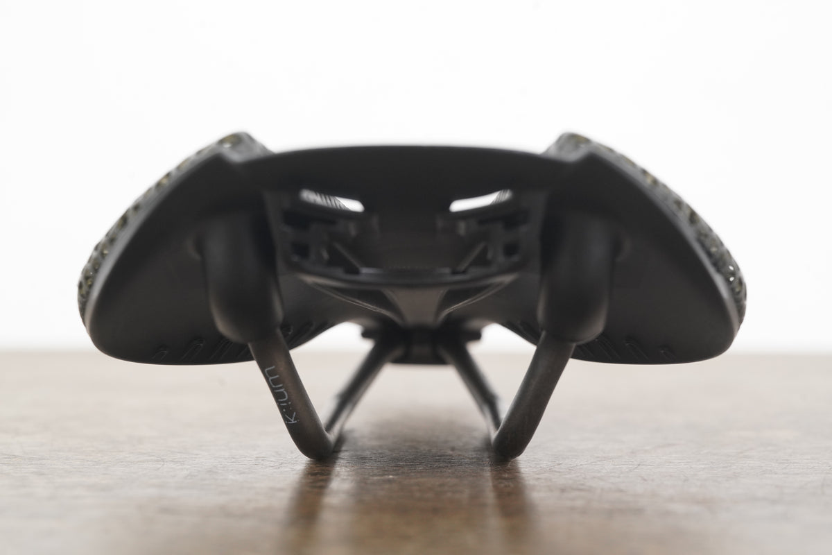 140mm Fizik Antares R3 Versus Evo Adaptive Kium Rail Road Saddle 212g