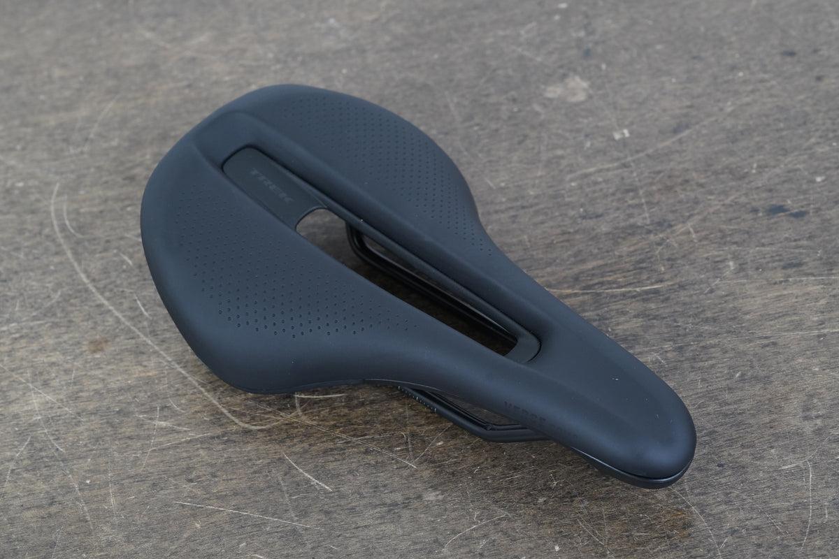 NEW TAKE-OFF 145mm Bontrager Verse Comp Short Chromoly Rail Road Saddle 301g