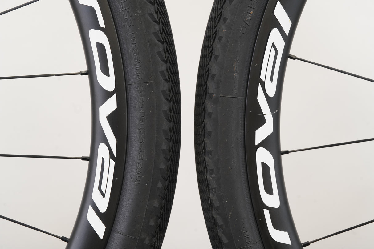 Roval Terra CLX II Carbon Tubeless Clincher Disc Brake Wheelset SRAM XDR 12 Speed