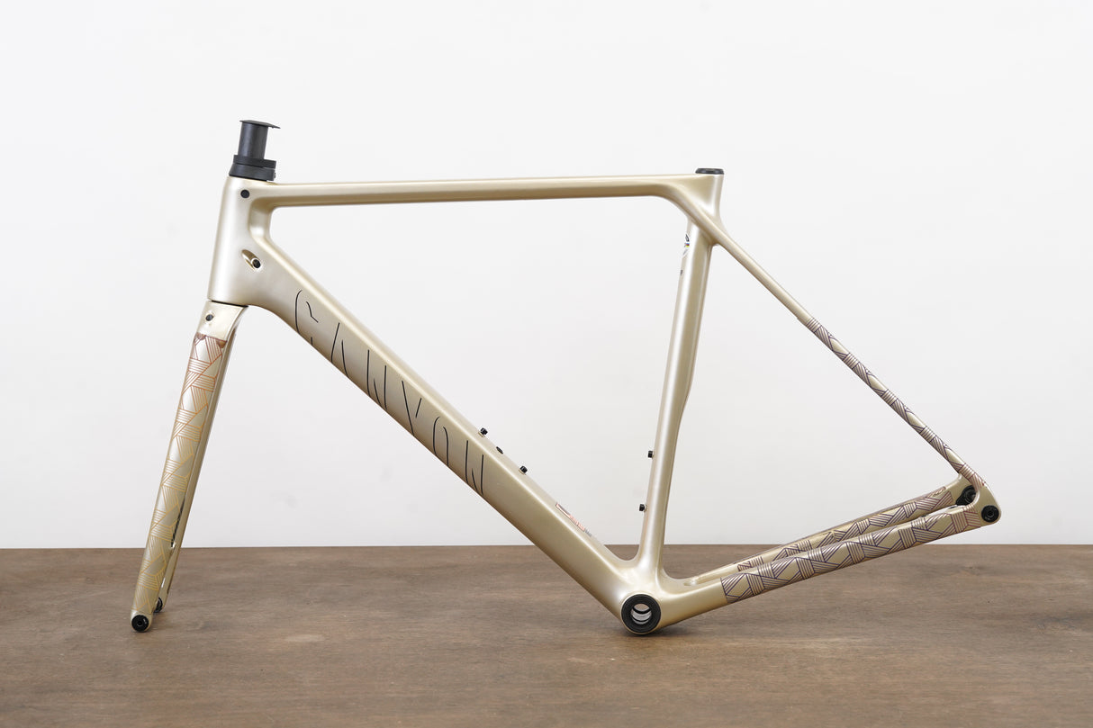 M (Medium) Canyon Ultimate CFR Carbon Disc Brake Road Frameset *Repaired*