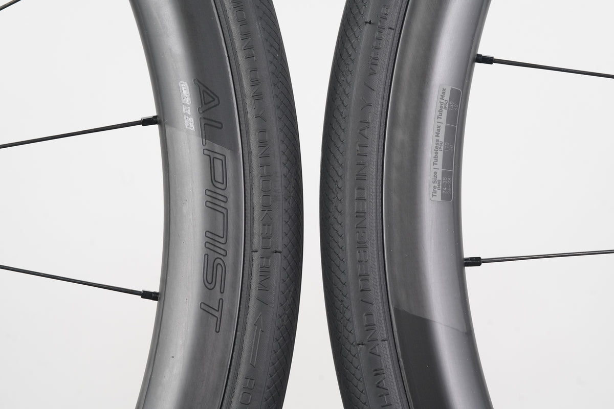 Roval Alpinist CL II Carbon Tubeless Disc Brake Wheelset Shimano/SRAM 11 Speed