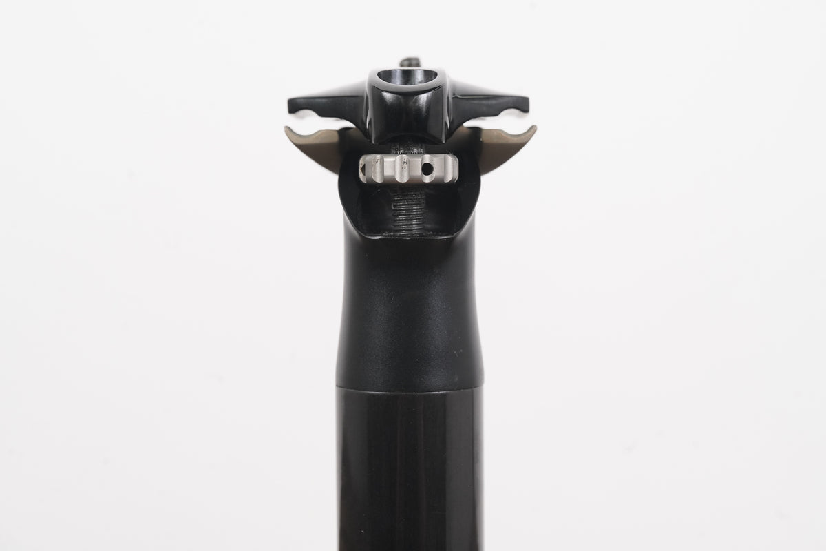 30.9mm Fizik Cyrano R1 Carbon Alloy 25mm Setback Road Seatpost 241g