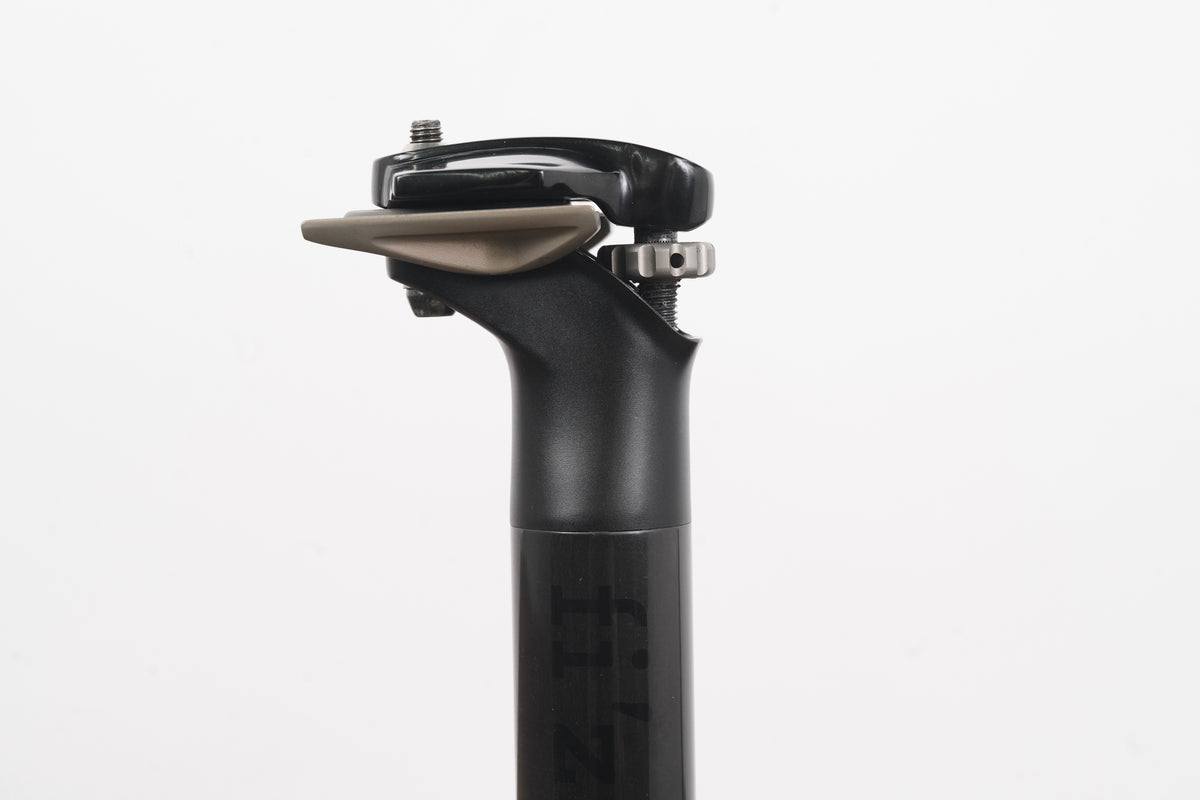 30.9mm Fizik Cyrano R1 Carbon Alloy 25mm Setback Road Seatpost 241g