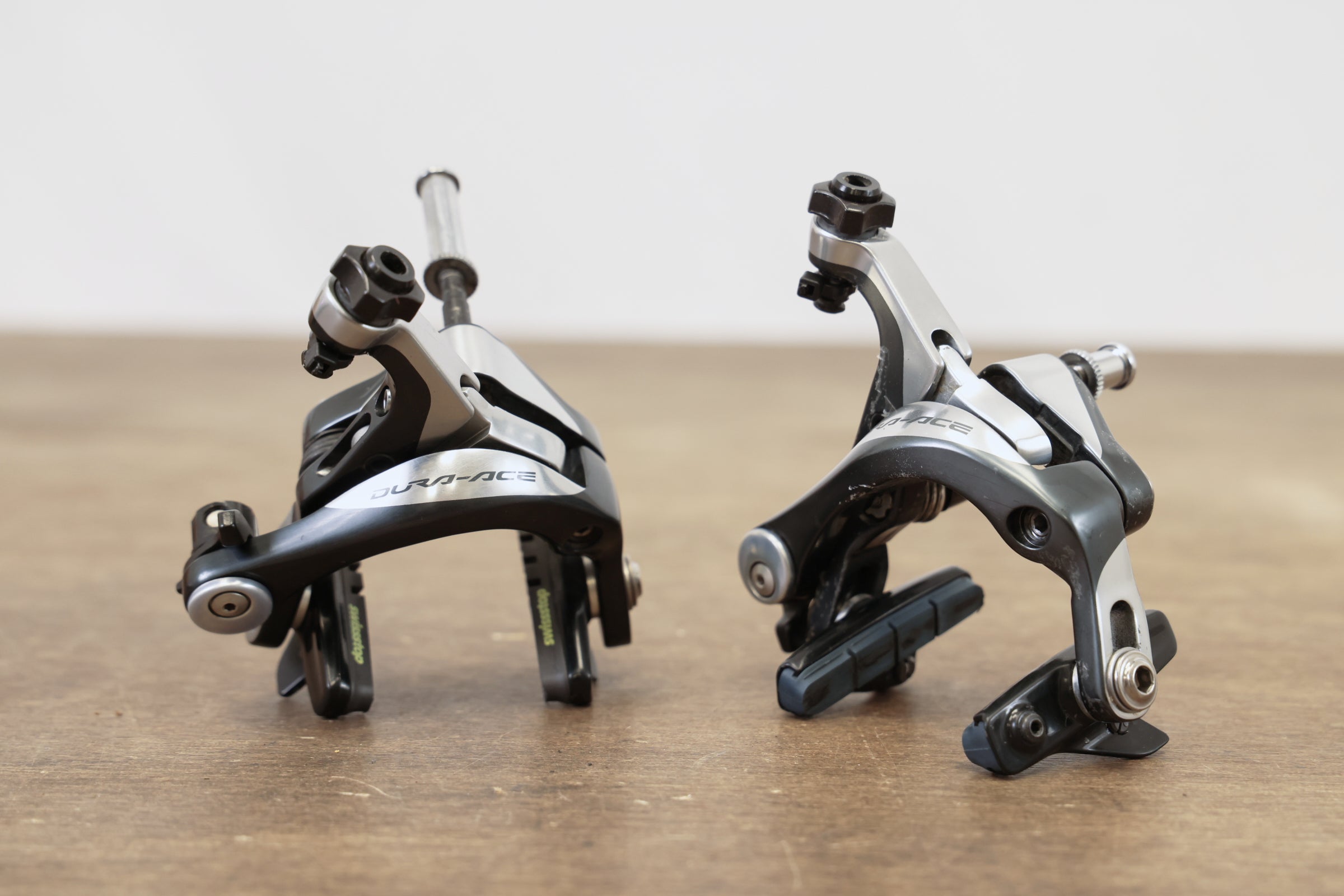 Shimano Dura-Ace BR-9000　R キズあり Shimano Dura-Ace BR-9000 Standard Center Mount Rim Brake Calipers