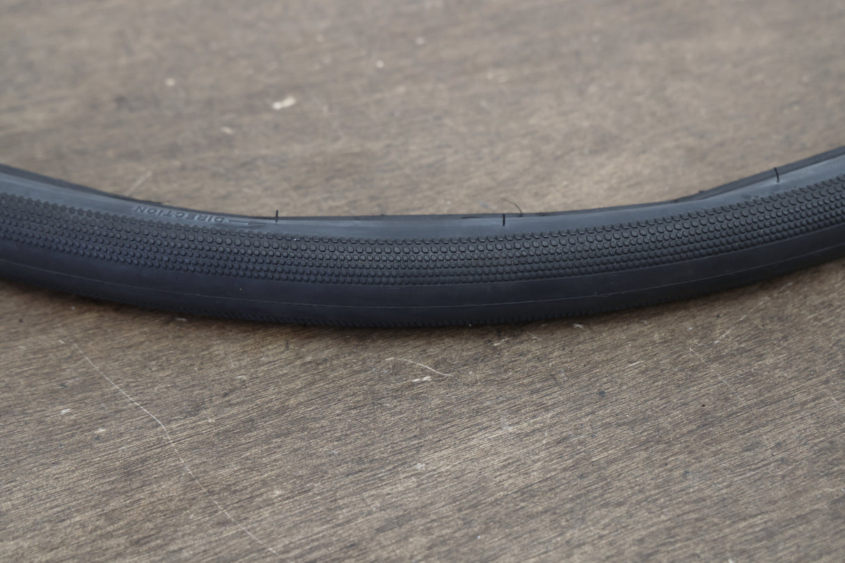 (1) 700x32C 32mm Bontrager R2 Clincher Road Tire