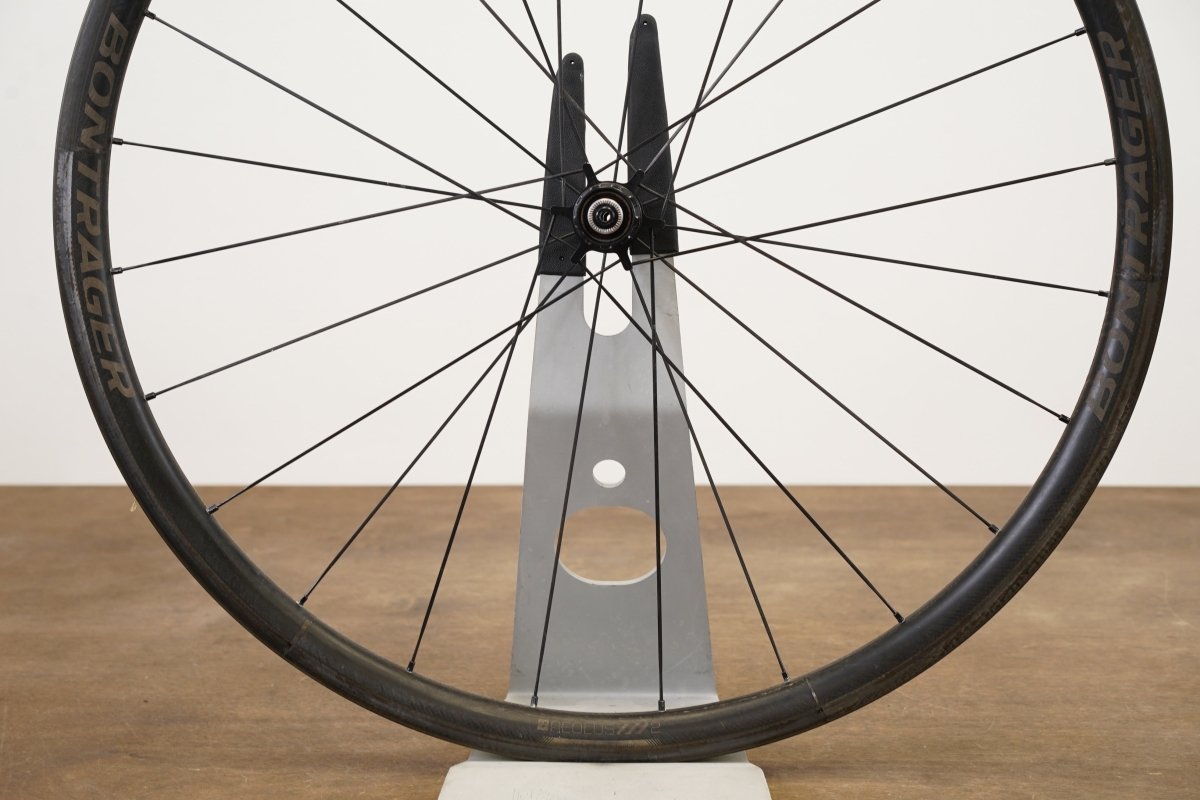 Bontrager Aeolus XXX 2 TLR Carbon Clincher Rim Brake Wheelset 11 Speed