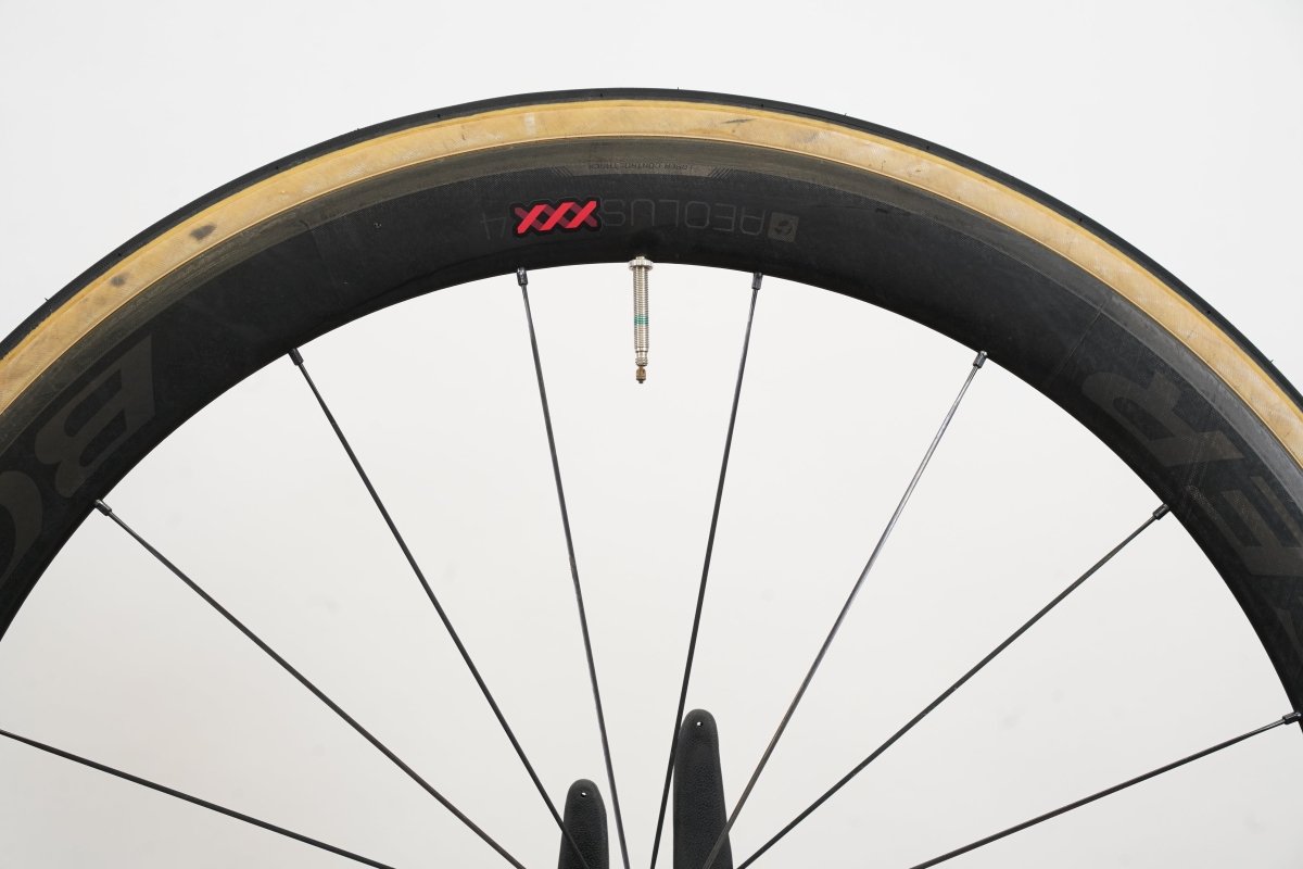 Bontrager Aeolus XXX 4 Carbon Clincher Rim Brake Wheelset Campagnolo 11 Speed