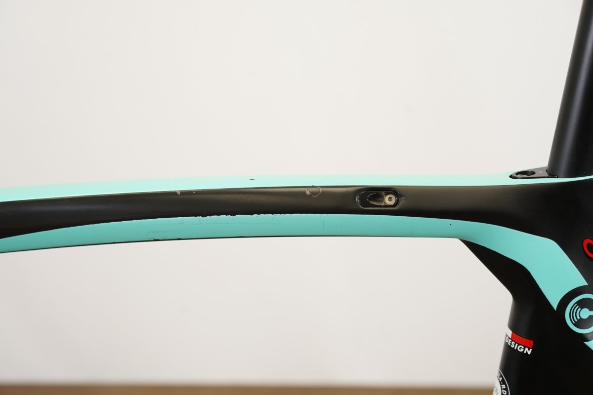 *Damaged* 59cm Bianchi Oltre XR4 CV Carbon Aero Rim Brake Road Frameset