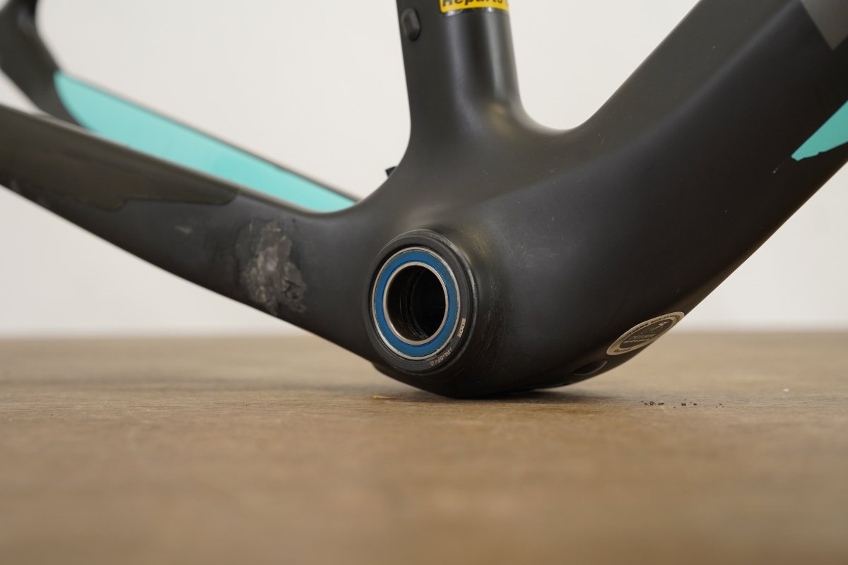 *Damaged* 59cm Bianchi Oltre XR4 CV Carbon Aero Rim Brake Road Frameset