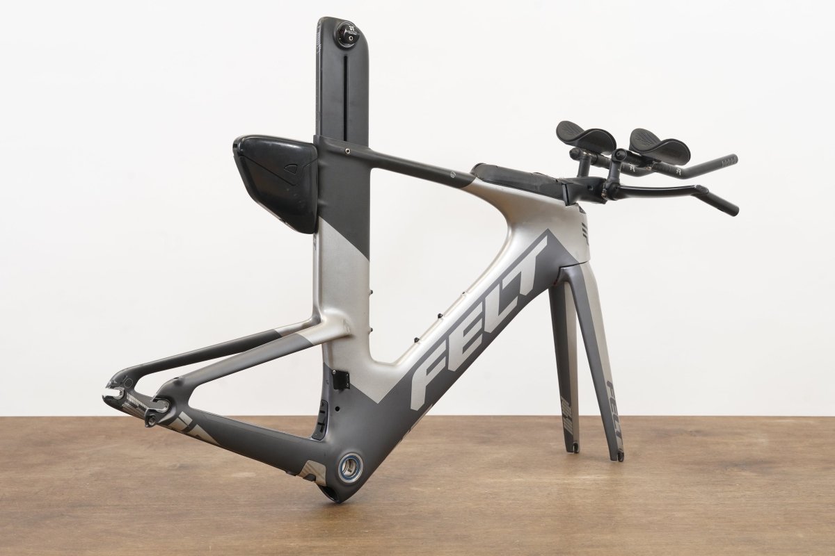 *Damaged* M (Medium) Felt IA10 Carbon Aero Rim TT Triathlon Frameset IA + Cockpit