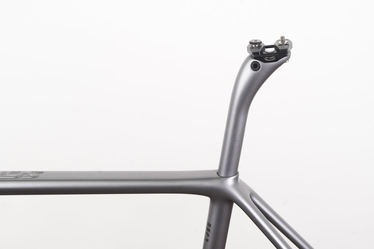 DEMO 54cm Sarto Seta Plus Di2 Carbon Disc Brake All-Road Frameset