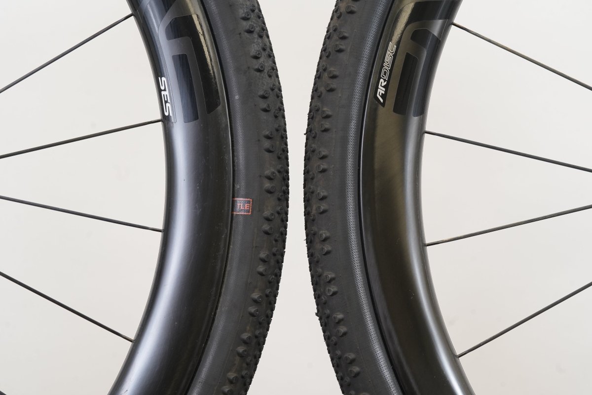 ENVE 3.4 SES AR Disc Chris King R45D Carbon Tubeless Clincher Disc Wheelset 11 Speed