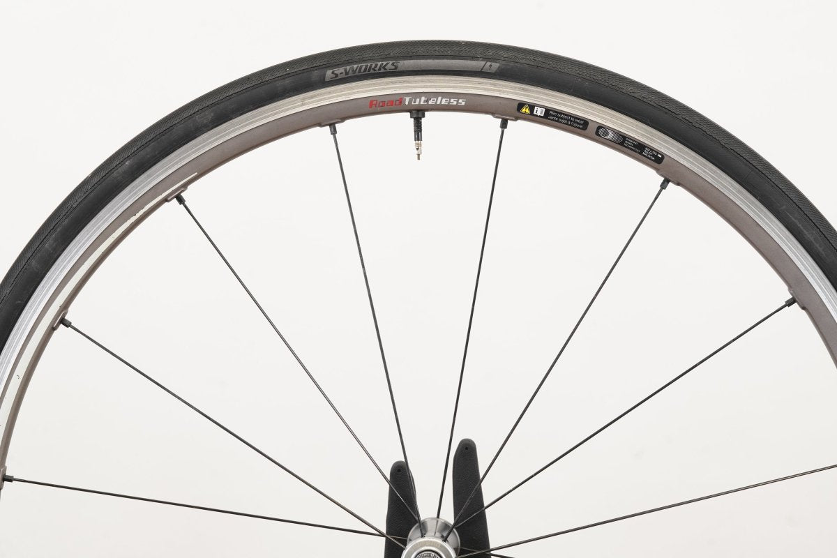 FRONT Shimano Ultegra WH-6700 Alloy Tubeless Clincher Rim Brake Wheel
