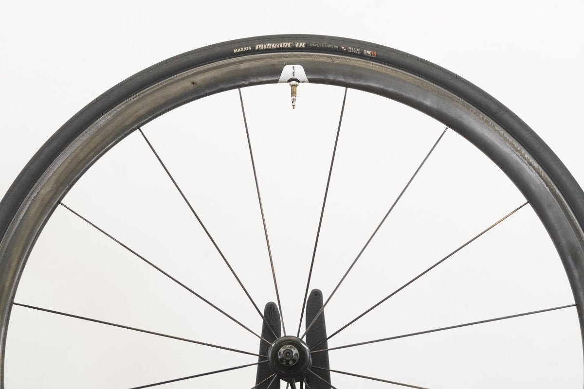 Giant SLR 0 Carbon Tubeless Clincher Rim Brake Wheelset Shimano/SRAM 11 Speed