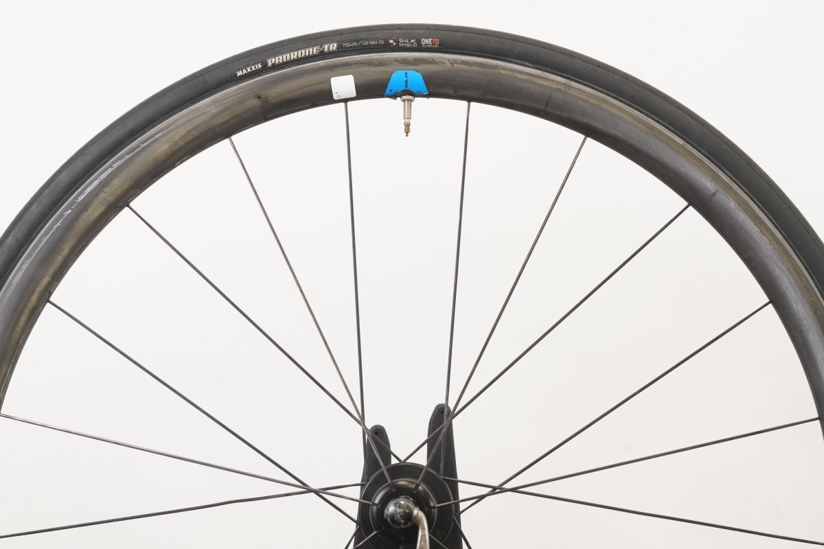 Giant SLR 0 Carbon Tubeless Clincher Rim Brake Wheelset Shimano/SRAM 11 Speed