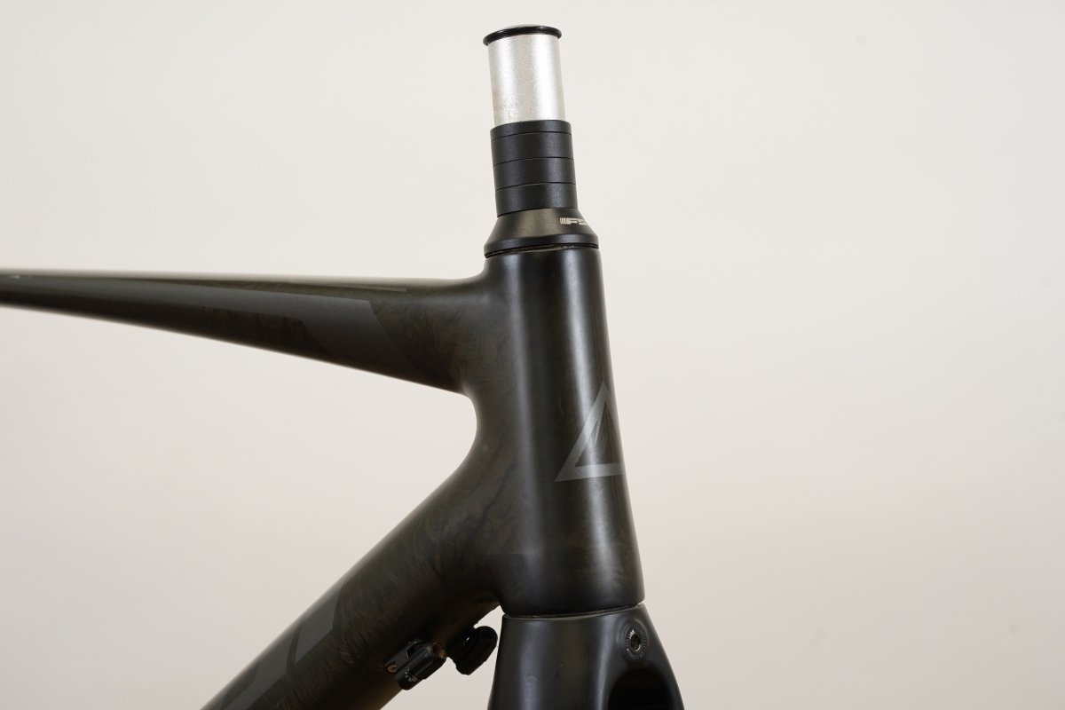 M (Medium) Fuji Altamira LE 1.1 Carbon Rim Brake Road Frameset