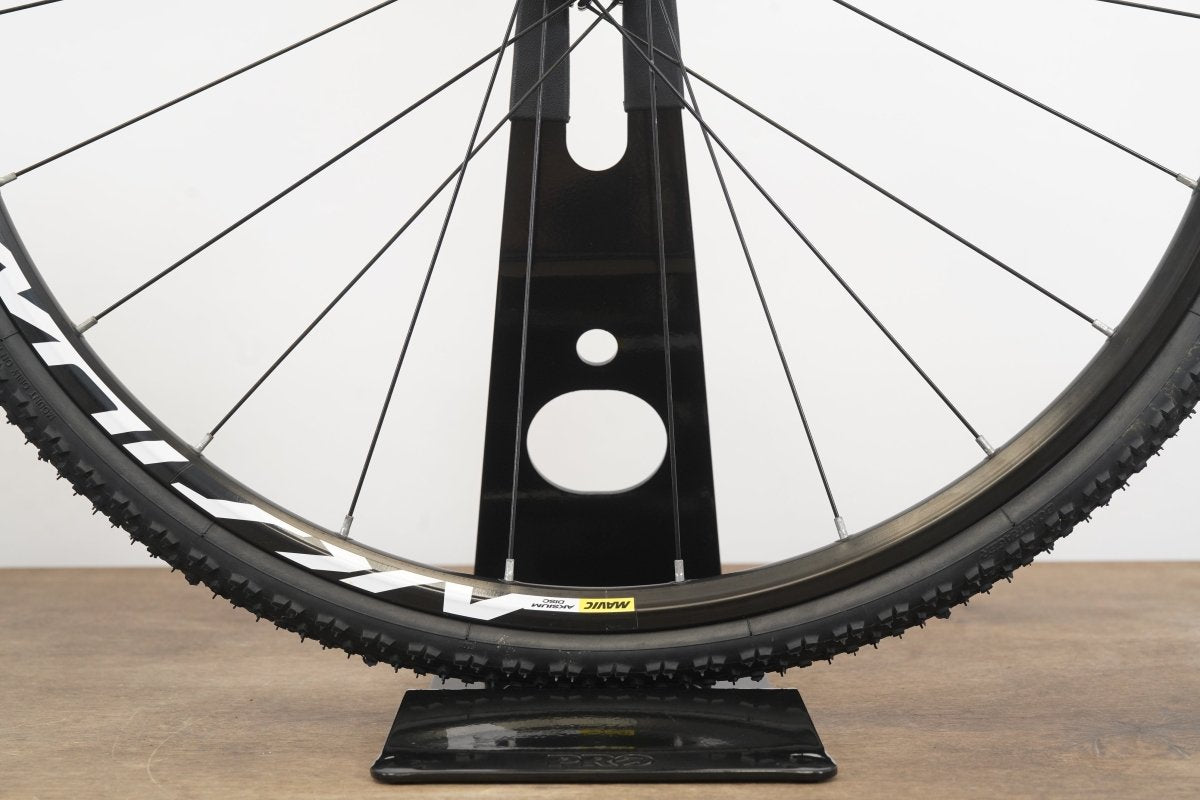 Mavic Aksium Alloy Disc Brake Clincher Wheelset Shimano/SRAM 11 Speed