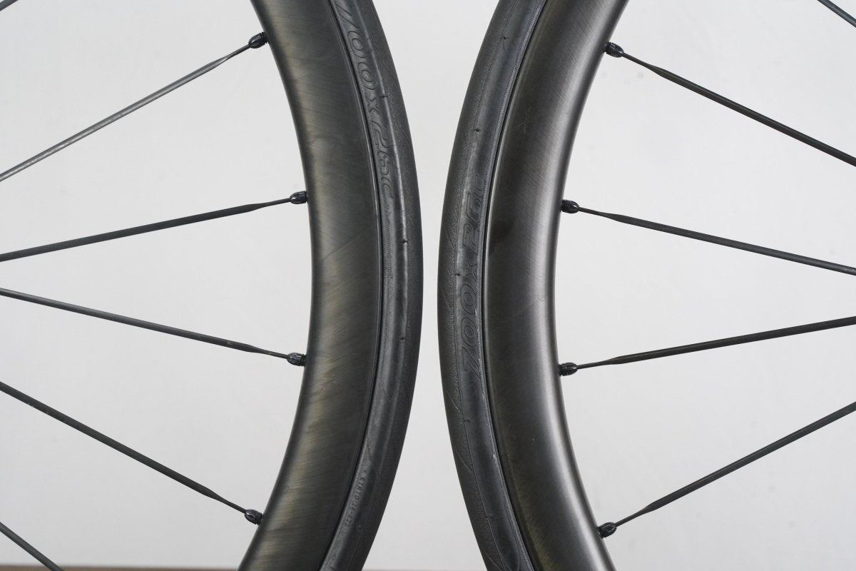 Mavic Cosmic SLR 32 Carbon Tubeless Clincher Disc Brake Wheelset 11 Speed