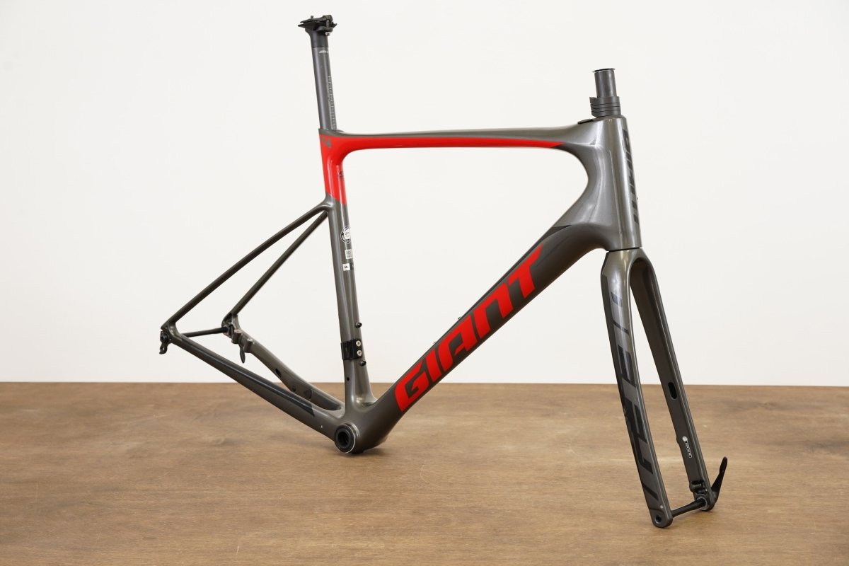 M/L Giant Defy Advanced Di2 Carbon Disc Brake Road Frameset