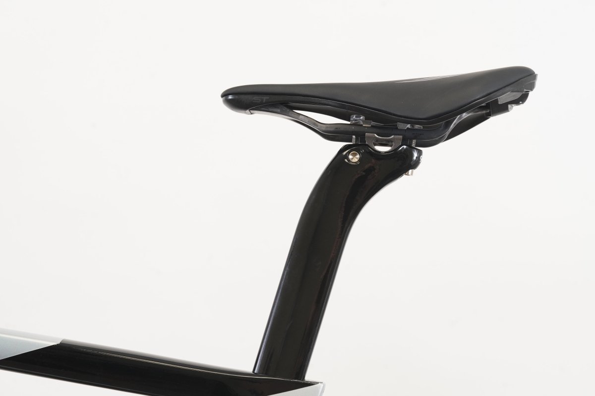 NEW 2023 57.5cm Pinarello Dogma F Campagnolo WRL Bora WTO Carbon Disc Bike