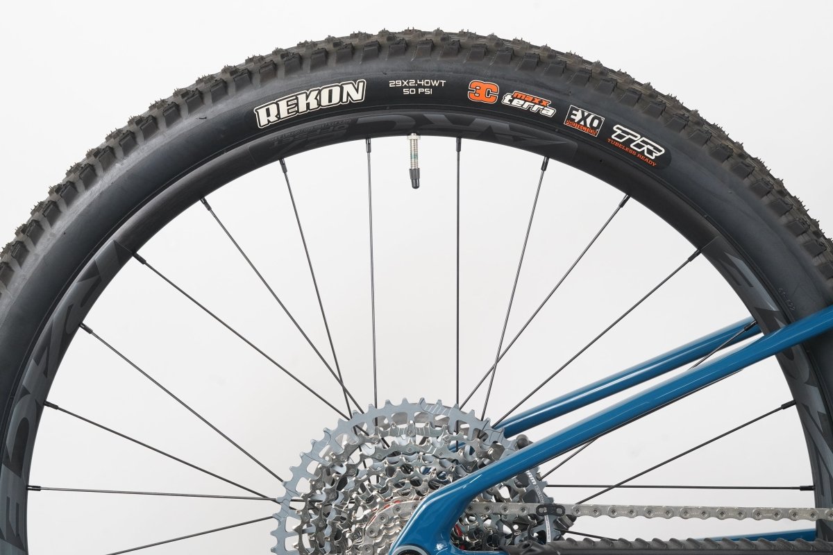 NEW 2025 L 29" Santa Cruz Blur 4 C GX Eagle AXS TR RaceFace ARC (Dark Teal)
