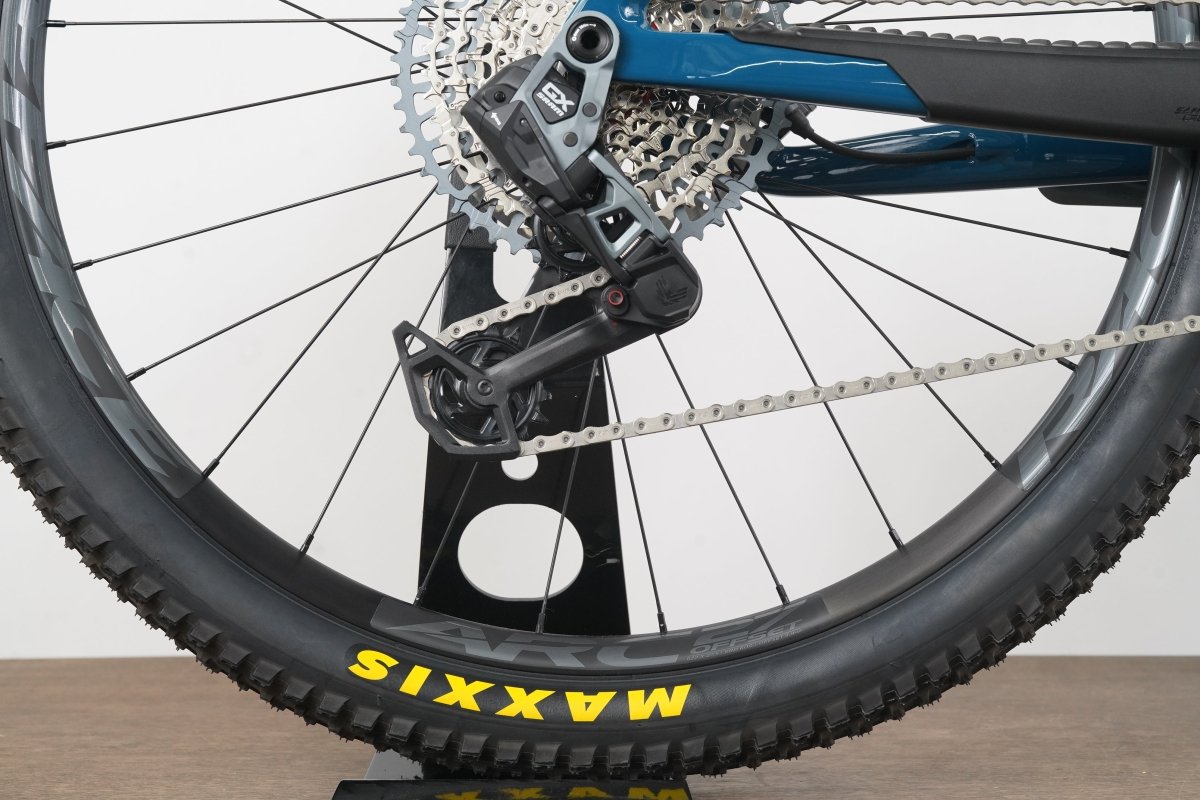 NEW 2025 L 29" Santa Cruz Blur 4 C GX Eagle AXS TR RaceFace ARC (Dark Teal)