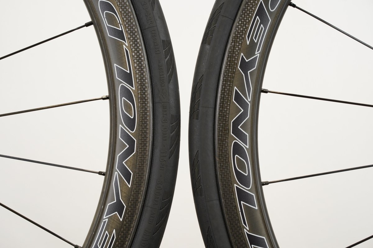 Reynolds Assault SLG Carbon Tubeless Clincher Rim Brake Wheelset 11 Speed