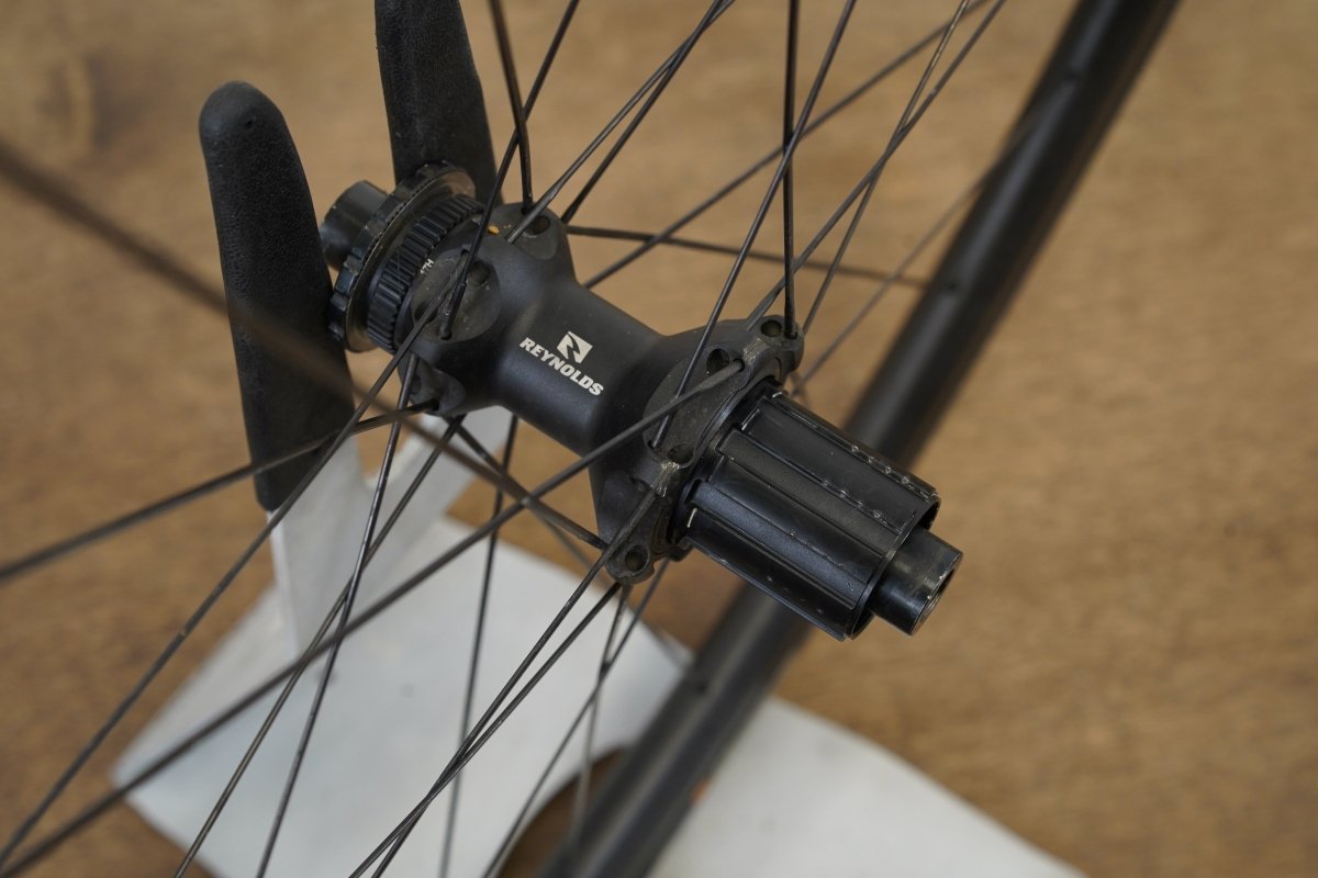 Reynolds Attack Carbon Tubeless Disc Brake Wheelset Shimano/SRAM 11 Speed