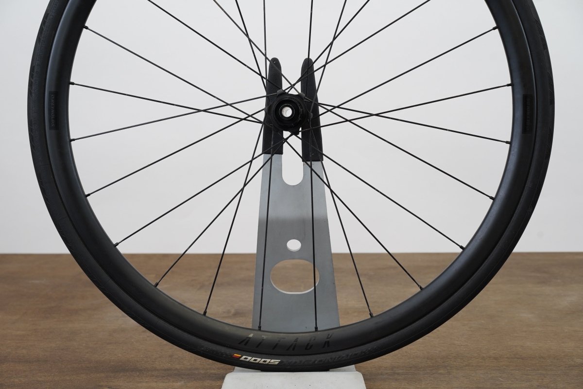 Reynolds Attack Carbon Tubeless Disc Brake Wheelset Shimano/SRAM 11 Speed