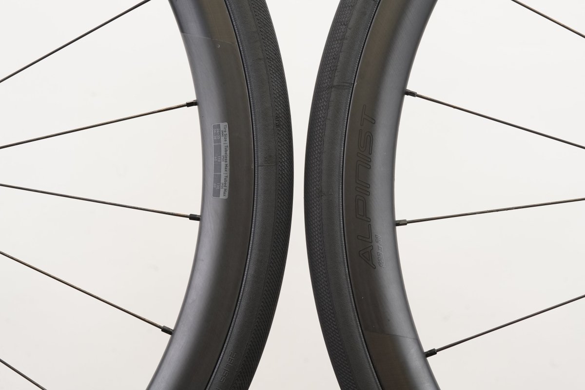 Roval Alpinist CL II Carbon Tubeless Disc Brake Wheelset Shimano/SRAM 11 Speed