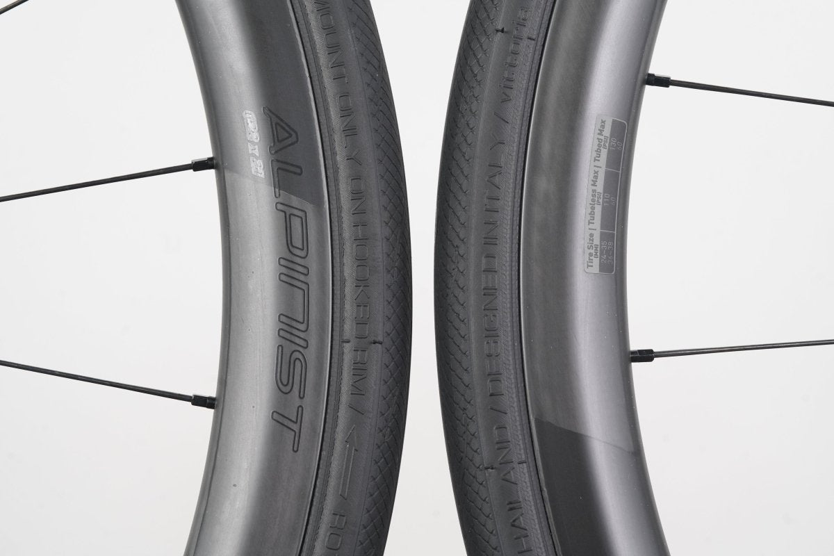 Roval Alpinist CL II Carbon Tubeless Disc Brake Wheelset Shimano/SRAM 11 Speed