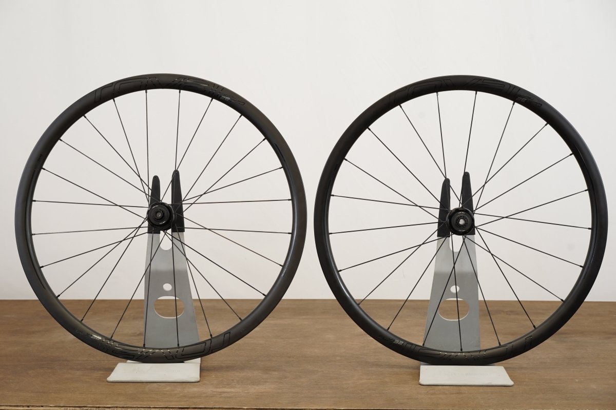 Roval CLX 32 Carbon Tubeless Clincher Disc Brake Wheelset SRAM XDR 12 Speed