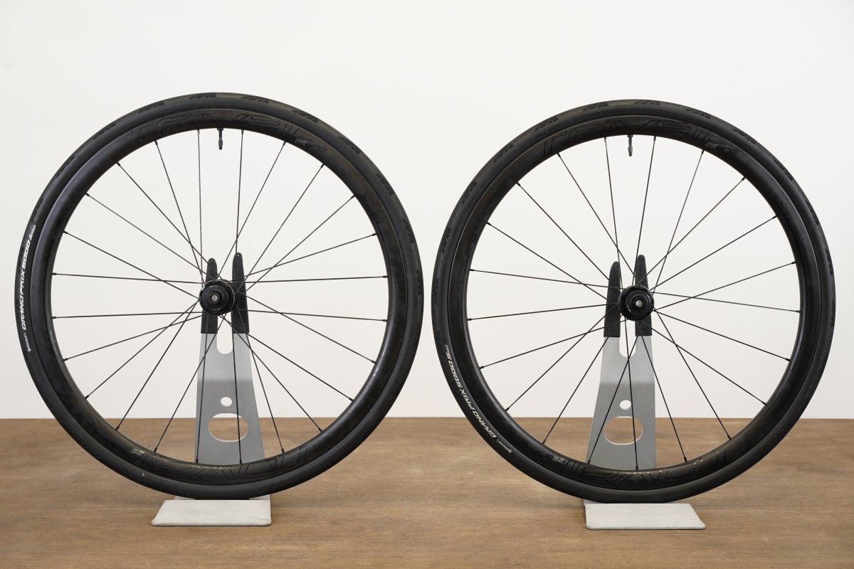 Roval CLX 32 Carbon Tubeless Clincher Disc Brake Wheelset SRAM XDR 12 Speed