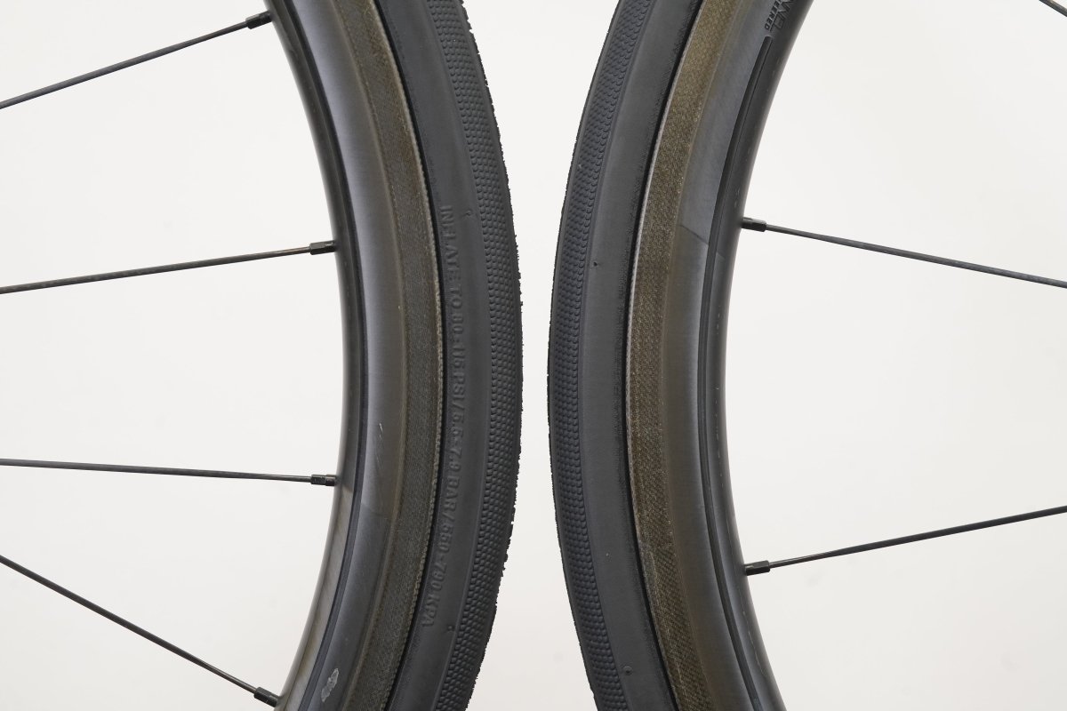 Roval CLX 32 Carbon Tubeless Clincher Rim Brake Wheelset Shimano/SRAM 11 Speed