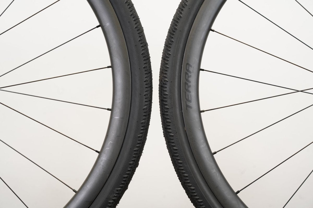 Roval Terra CL Carbon Tubeless Clincher Disc Brake Wheelset SRAM XDR 12 Speed