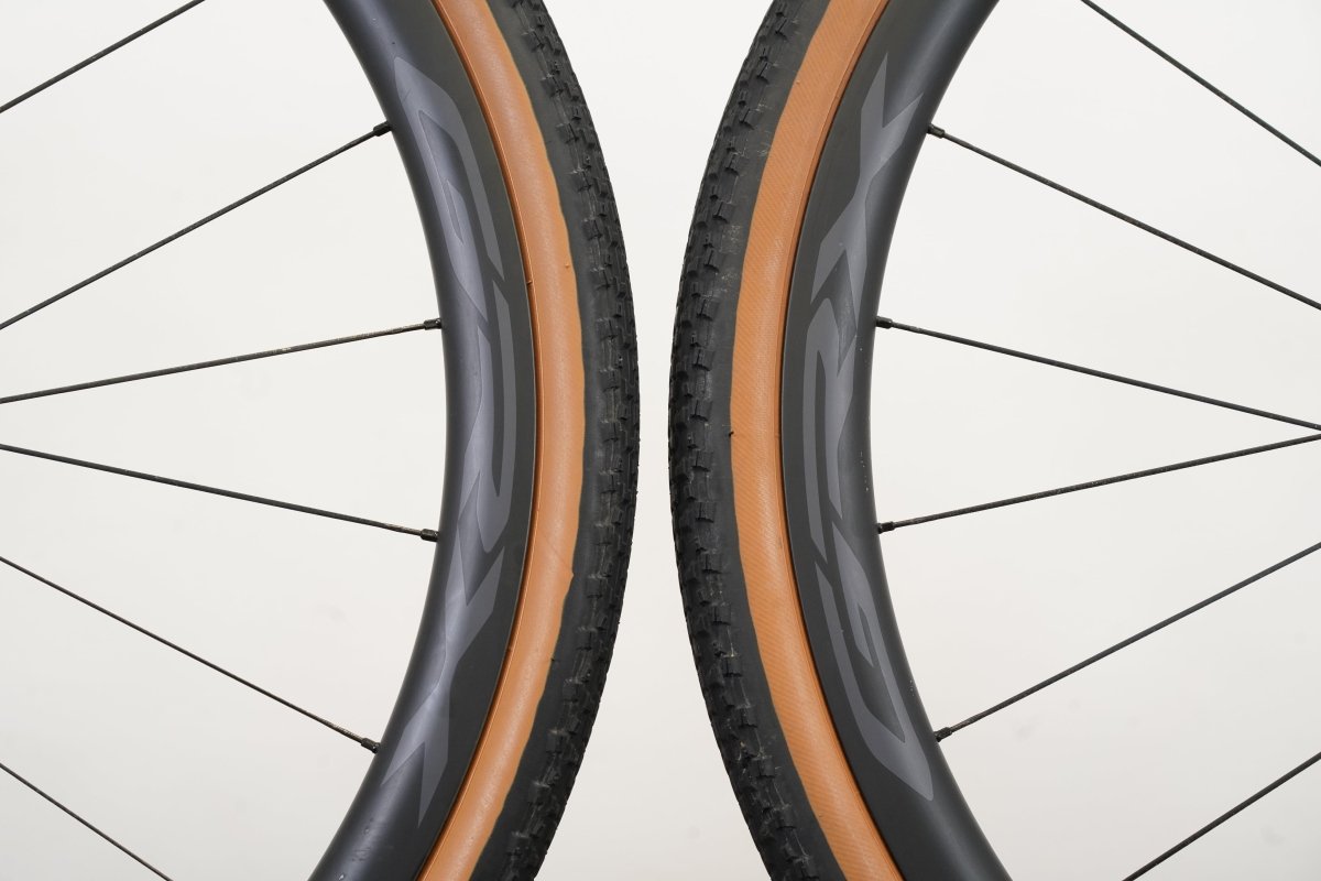 Shimano GRX WH-RX870 Tubeless Clincher Carbon Disc Brake Wheelset 11 Speed