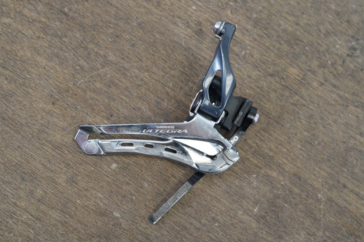 Shimano Ultegra FD-6800 Mechanical Braze-On Front Derailleur + Chain Catcher