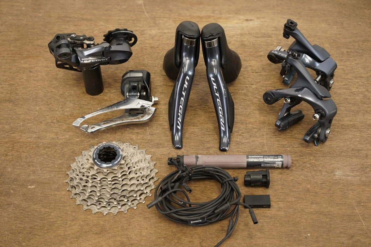 Shimano Ultegra R8050 Di2 11 Speed Electronic Direct Mount Rim Road Groupset 8050