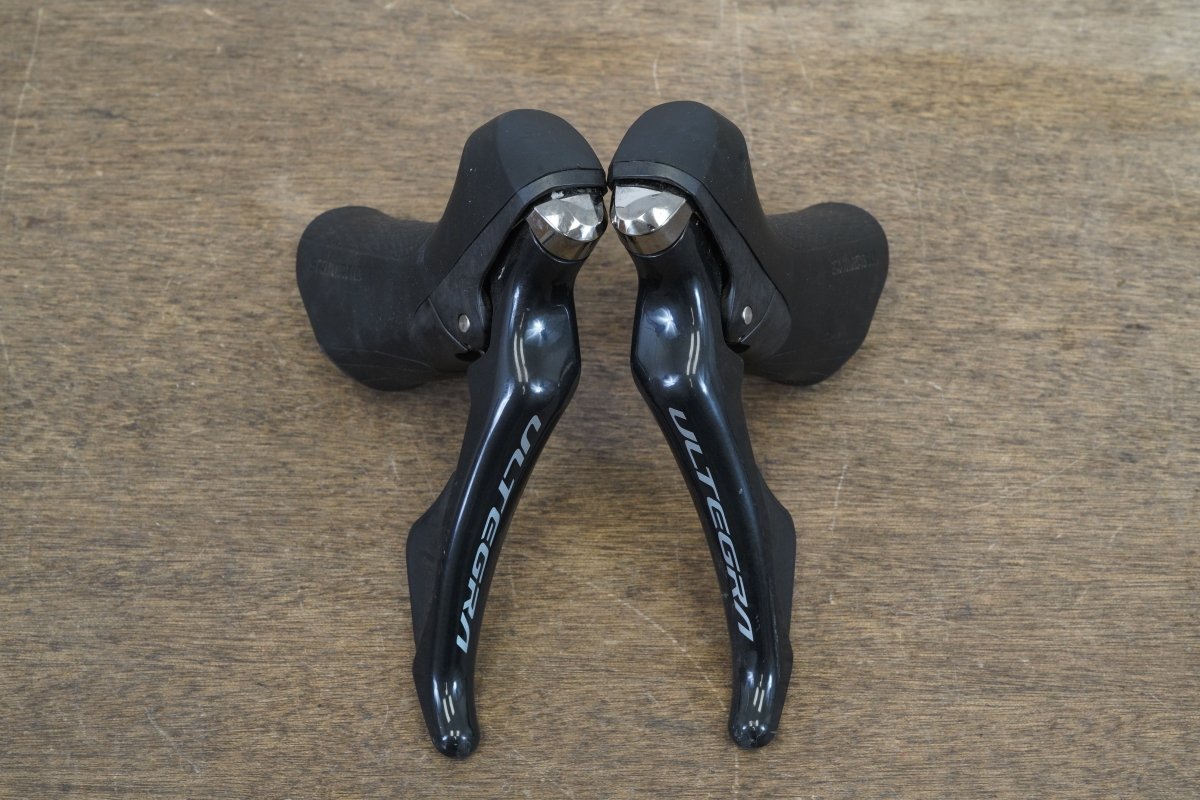 Shimano Ultegra ST-R8000 11 Speed Mechanical Rim Brake Shifters
