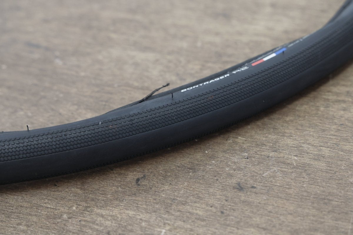 (1) 700x32C 32mm Bontrager R2 Clincher Road Tire