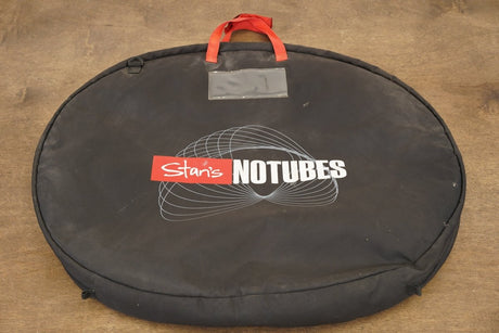 (1) Stan's No Tubes Wheel Bag Road Bike 700C