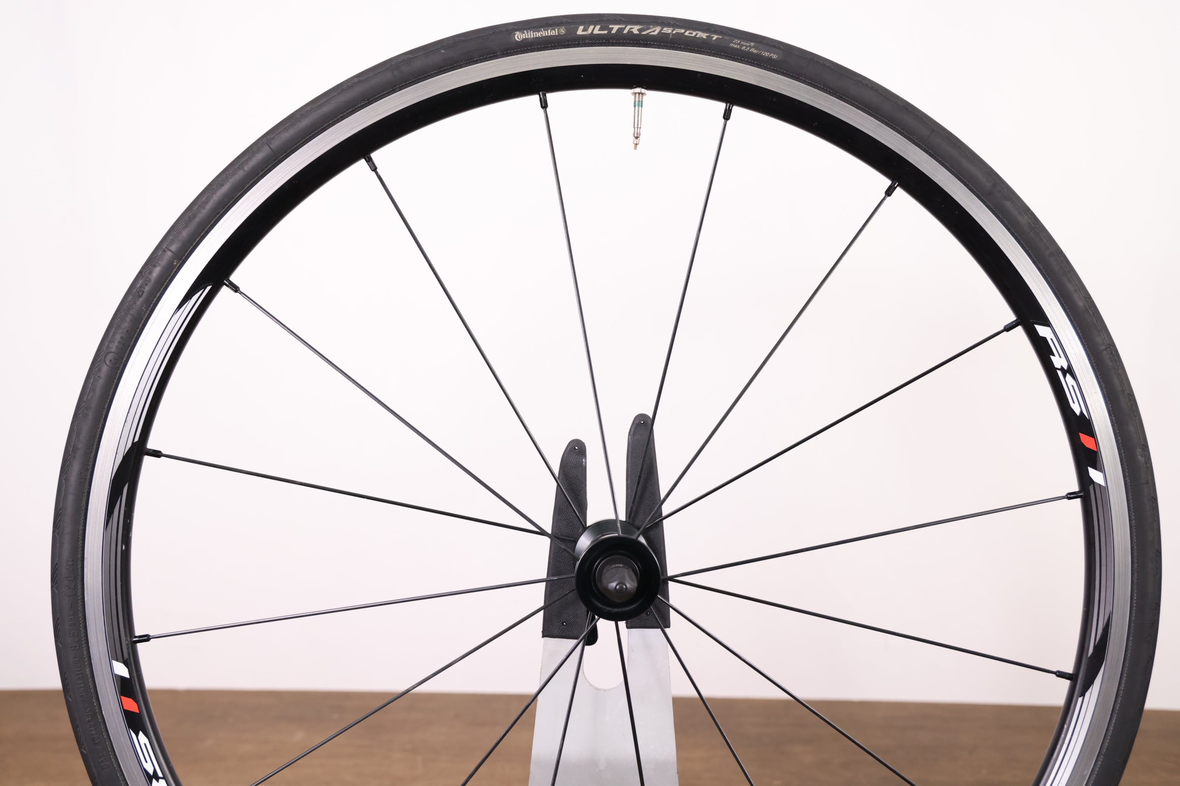 Shimano WH-RS11 Alloy Clincher Rim Brake Wheelset Shimano/SRAM 11