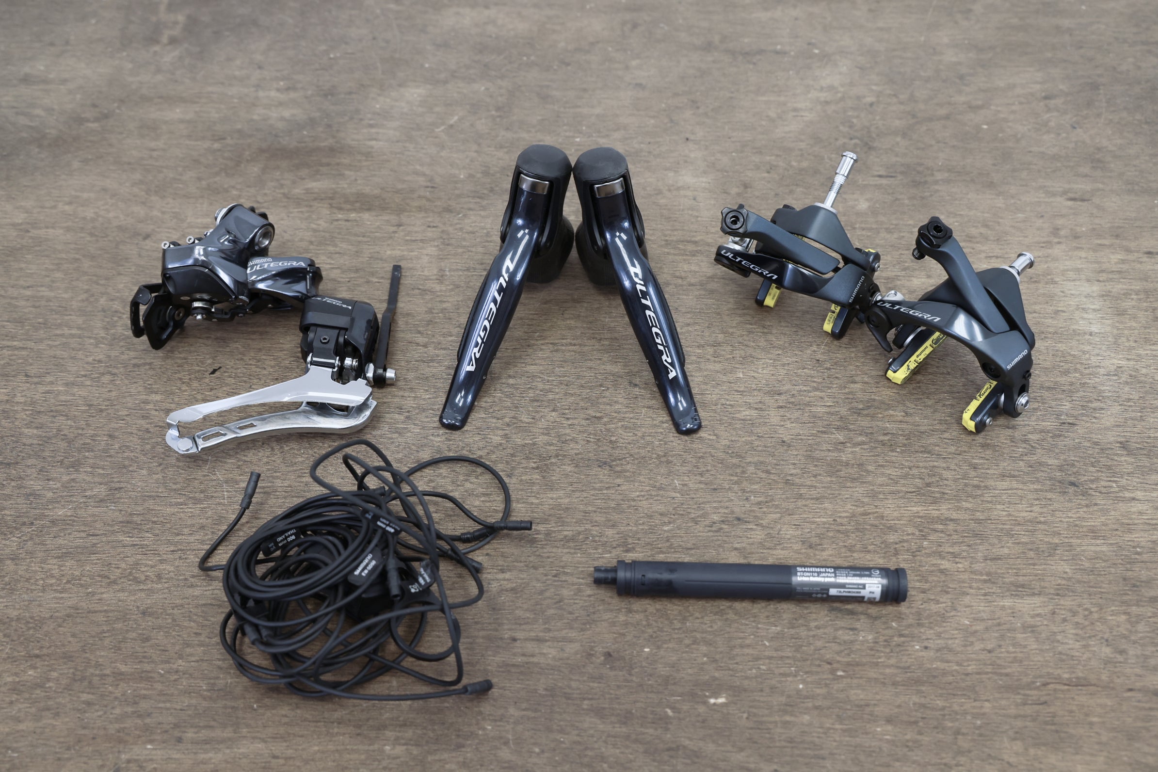 Shimano Ultegra 6870 Di2 11 Speed Electronic Rim Brake Road